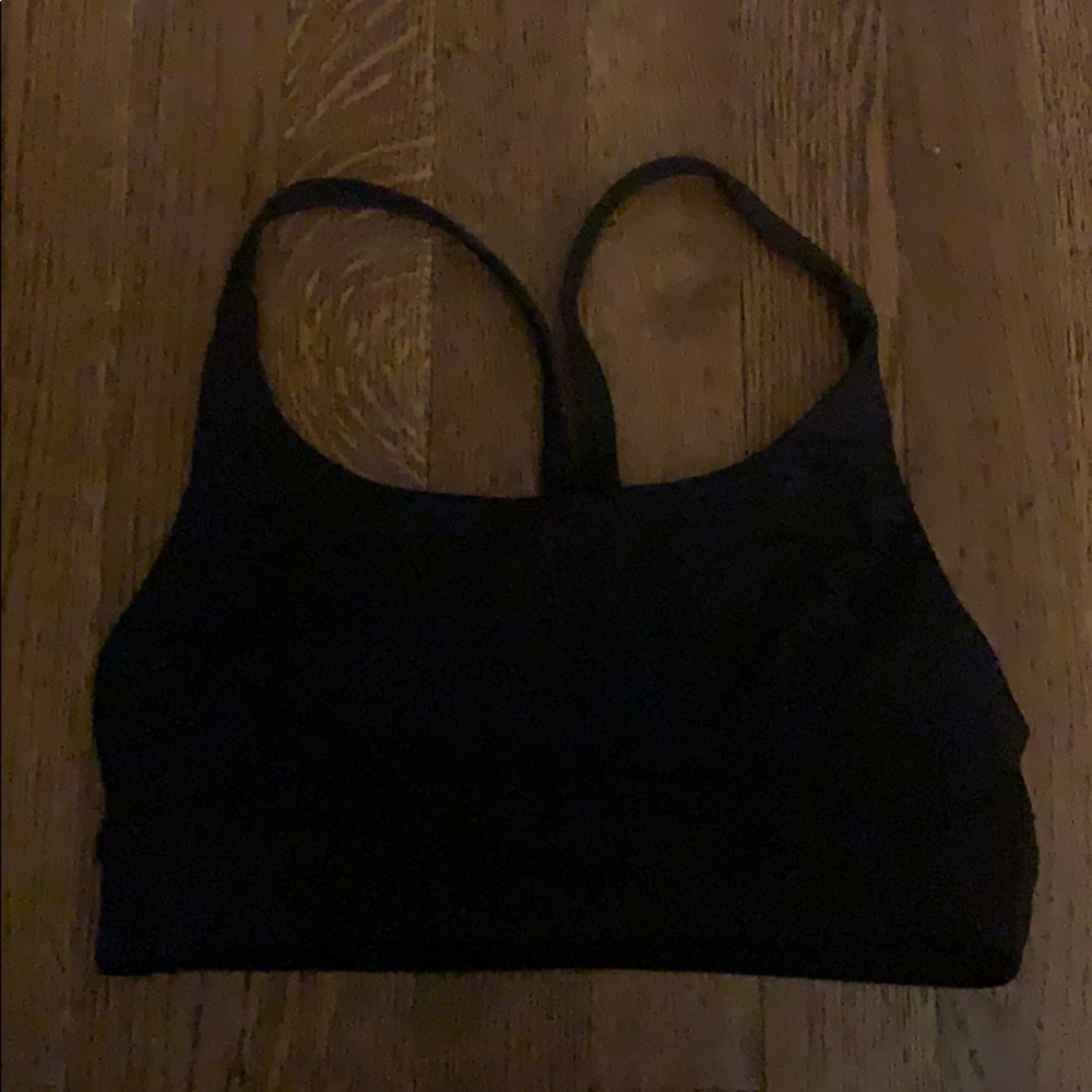 Black lulu lemon sports bra